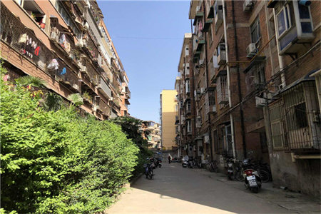 江湾城六期澜岸3室2厅2卫75万86m2毛坯出售